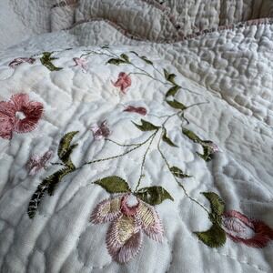 Peking Handicraft Quilt King Cream Floral Embroidered Cotton Cottagecore Bedding